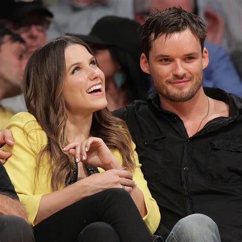 who is sophia bush dating in real life